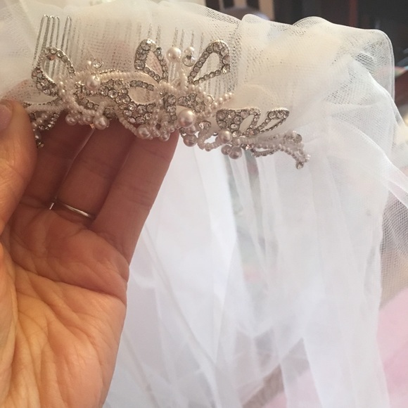 first communion dress an veil - Picture 3 of 4